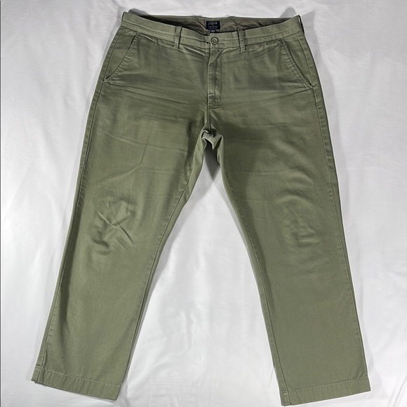 J. Crew Other - J. Crew mens olive green The Sutton fit flat front chino pants - size 37x28
